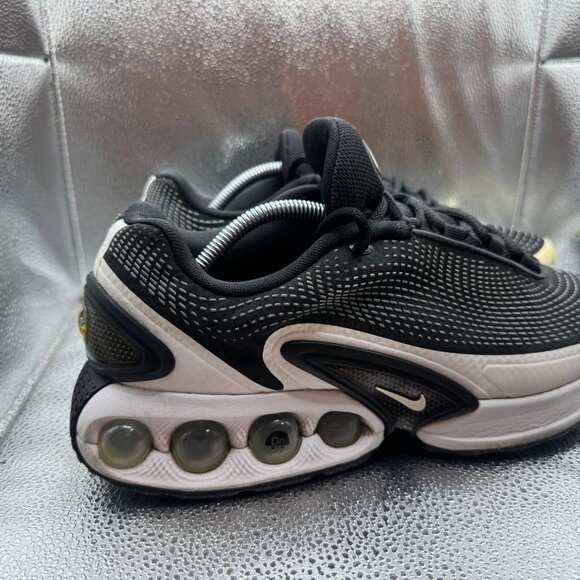 Size‎ 11 Nike Air Max DN Mens Black White Cool Gray Running Sneakers DV3337-003 main image 11